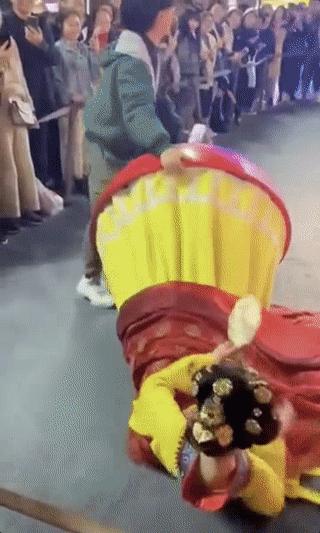 模仿不倒翁姐姐的小朋友视频,网红不倒翁姐姐原视频