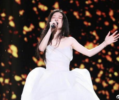 如何评价单依纯新专辑,如何评价好声音第一期