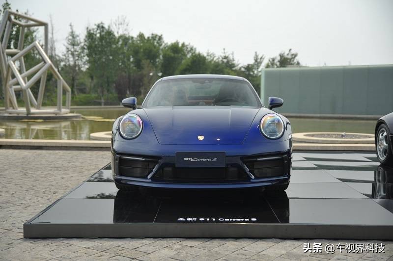 黑科技加持，亮点太多！实拍全新保时捷911