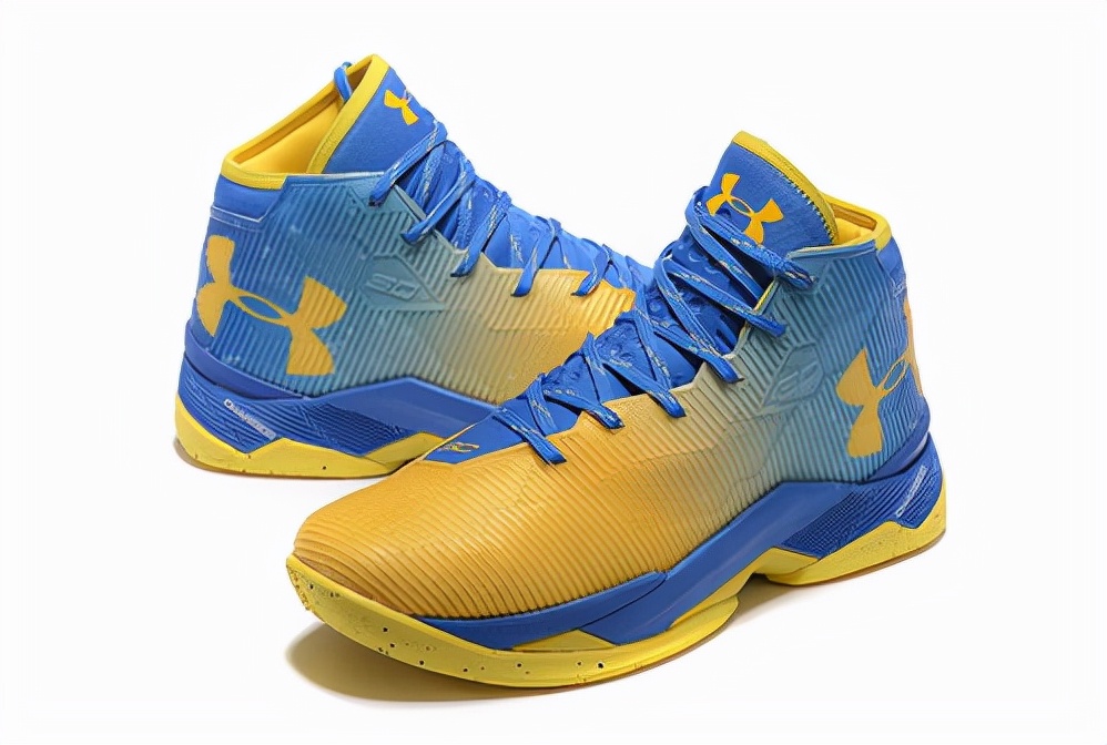 库里九曝光图,库里9莆田和正版脚感有什么差别