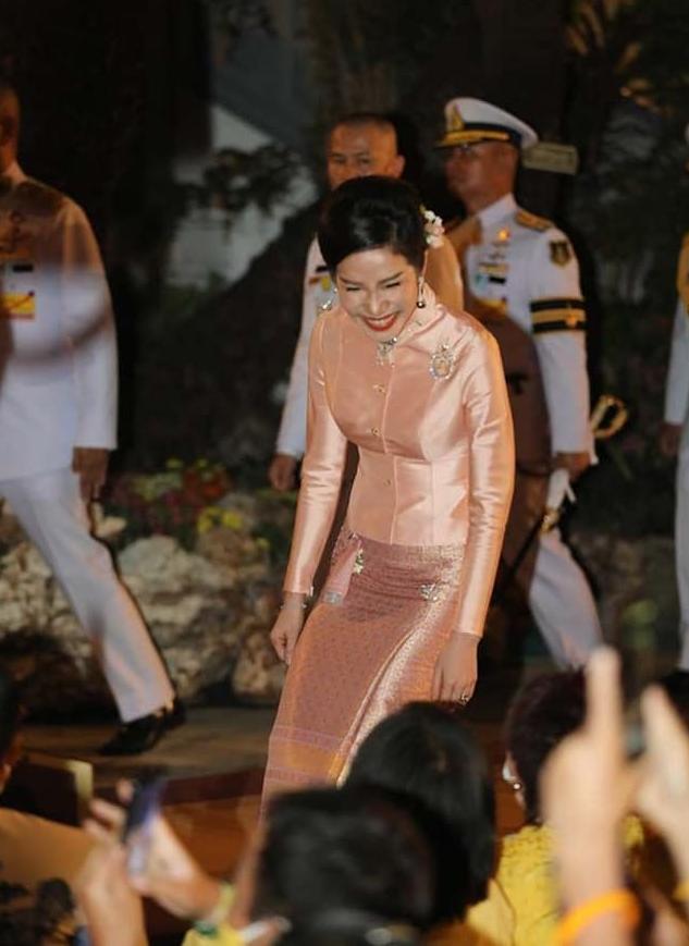 泰王妃诗妮娜回国了吗,泰王妃诗妮娜最新视频