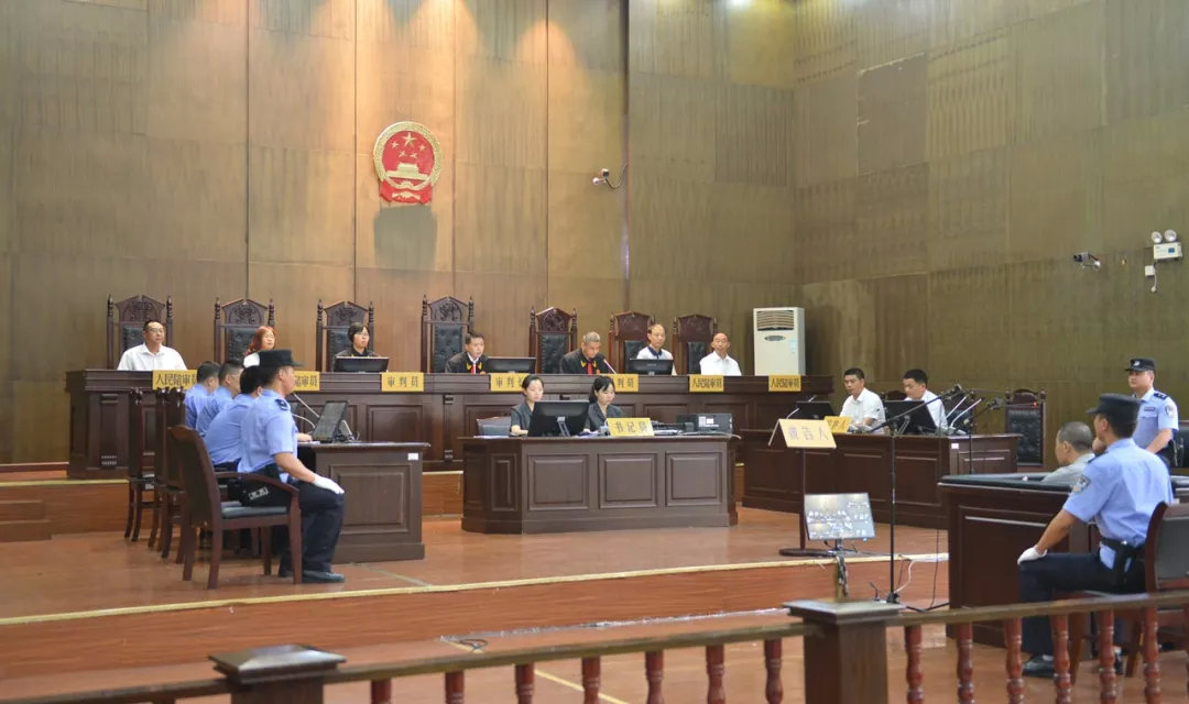 杀害狱警刘彦的凶手被执行死刑,刑满释放杀狱警刺伤法官案