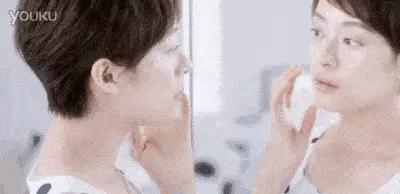 换季混油皮脸干到爆皮怎么办,干性皮肤脸出油护理