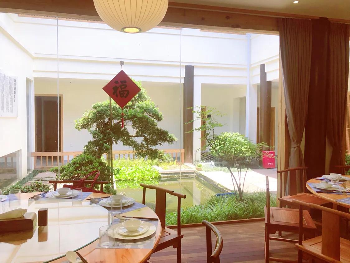 听戏享受这悠闲时光,听戏喝酒自在逍遥