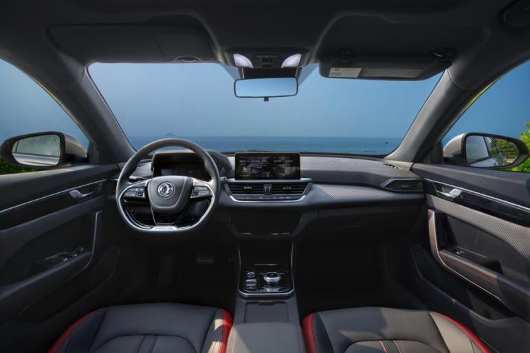 亲民版“思域”上市！WRC冠军底盘基因，设计不输领克，6.49万起