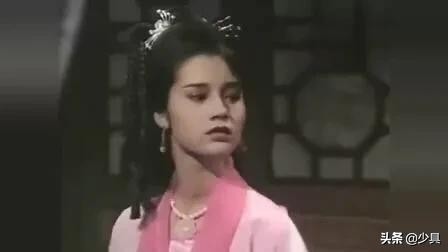 89版梁朝伟版《侠客行》那是在小学的暑假！发着烧一天看三集！