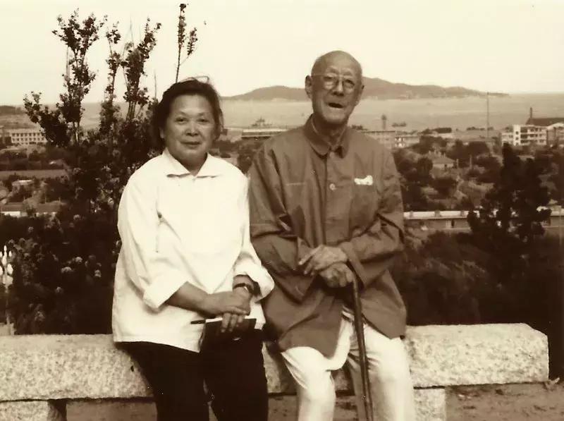 丈夫送的上亿家产，她一分不留，全捐给了故宫