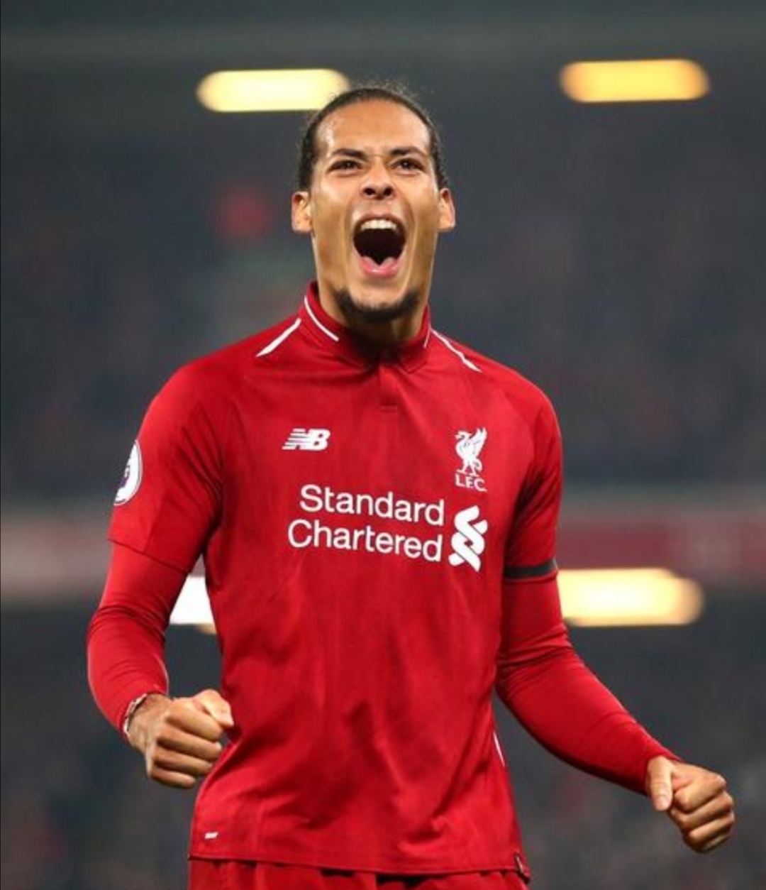 梅西除了踢右边锋还踢什么位置,现役的中场梅西