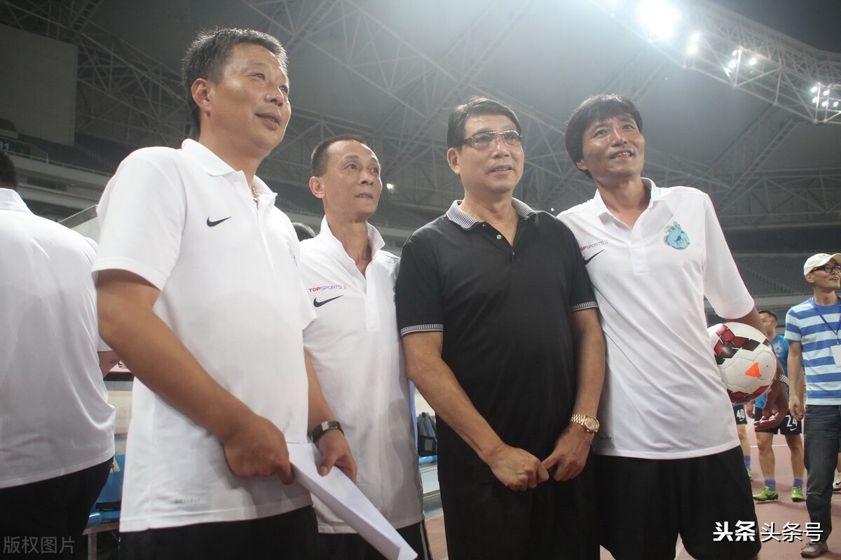 中国足球教父徐根宝图片,中国足球教父徐根宝