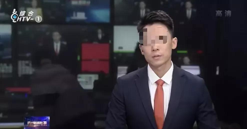 央视直播突发事件主持人淡定应对,杭州新闻联播主持人还在播吗