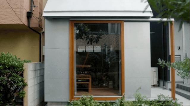 耗资80万建造豪宅出租给退休夫妇,她用14年建400平米花园