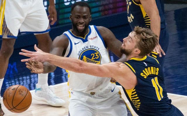 坑勇士!夺冠核心变毒瘤,球场恶习引起公愤,球迷:交球场