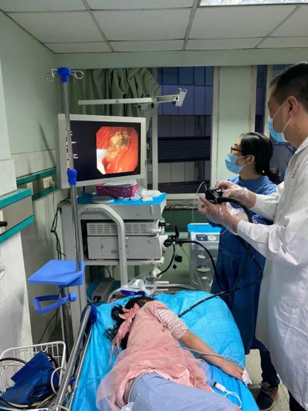 孩子不小心吞下了一枚硬币,3岁小孩误吞5毛硬币