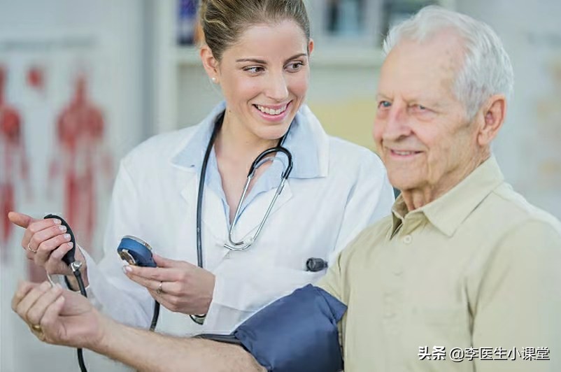 脑梗塞来临，普通人该怎样处理才能转危为安？