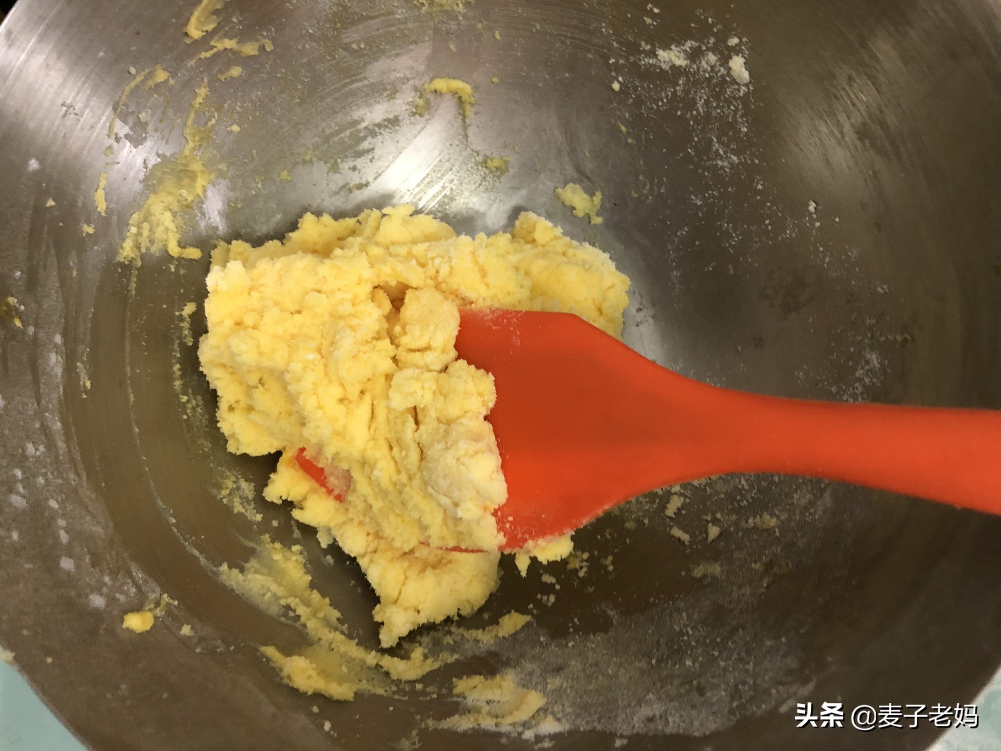 吃剩小米粥能做饼吗,剩的小米粥做发糕