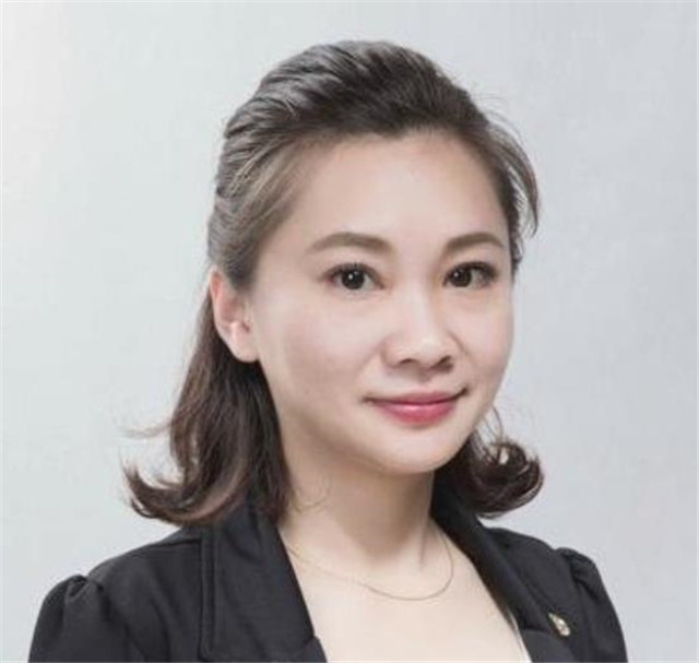 著名主持人嫁到美国遭虐待,央视女主持人嫁美国遭家暴