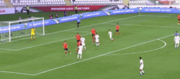 女足王霜停球假射虚晃,国足停球和王霜停球