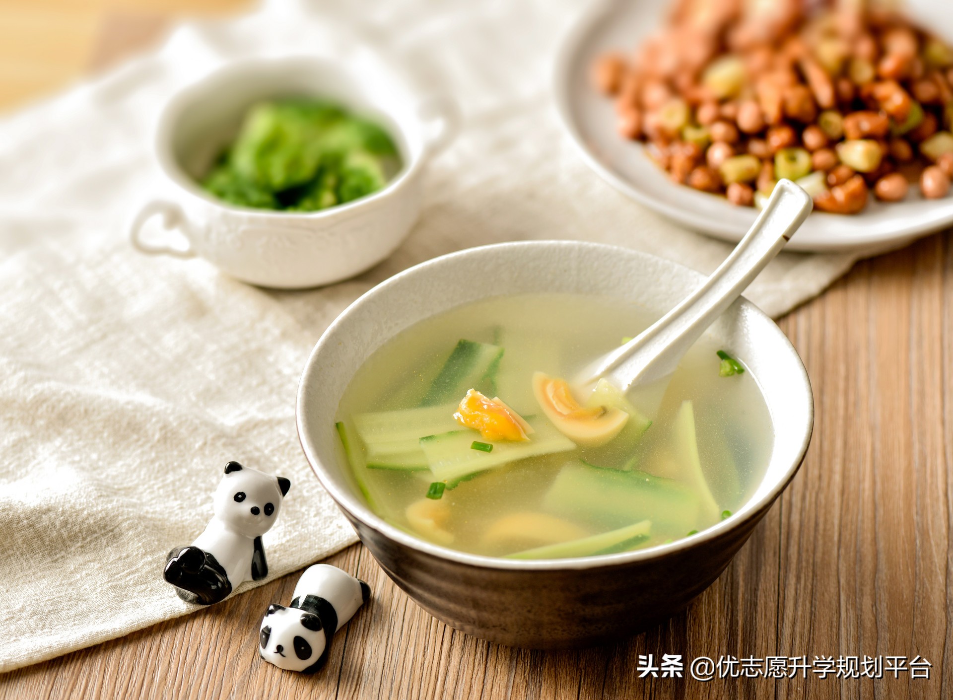 “白人”变“黑人”？准大一军训最全攻略，让你无惧酷暑