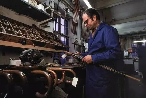 为什么雨伞能成为英国绅士的必备,英国绅士用的伞