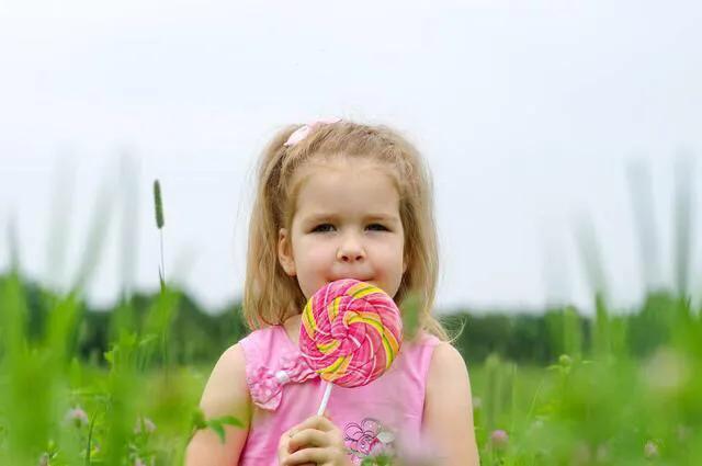 和长辈出现育儿分歧，与其隐忍或争吵，不如主动让自己强大起来