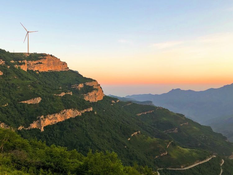 小五台山哪里进入景区,小五台山春天景色