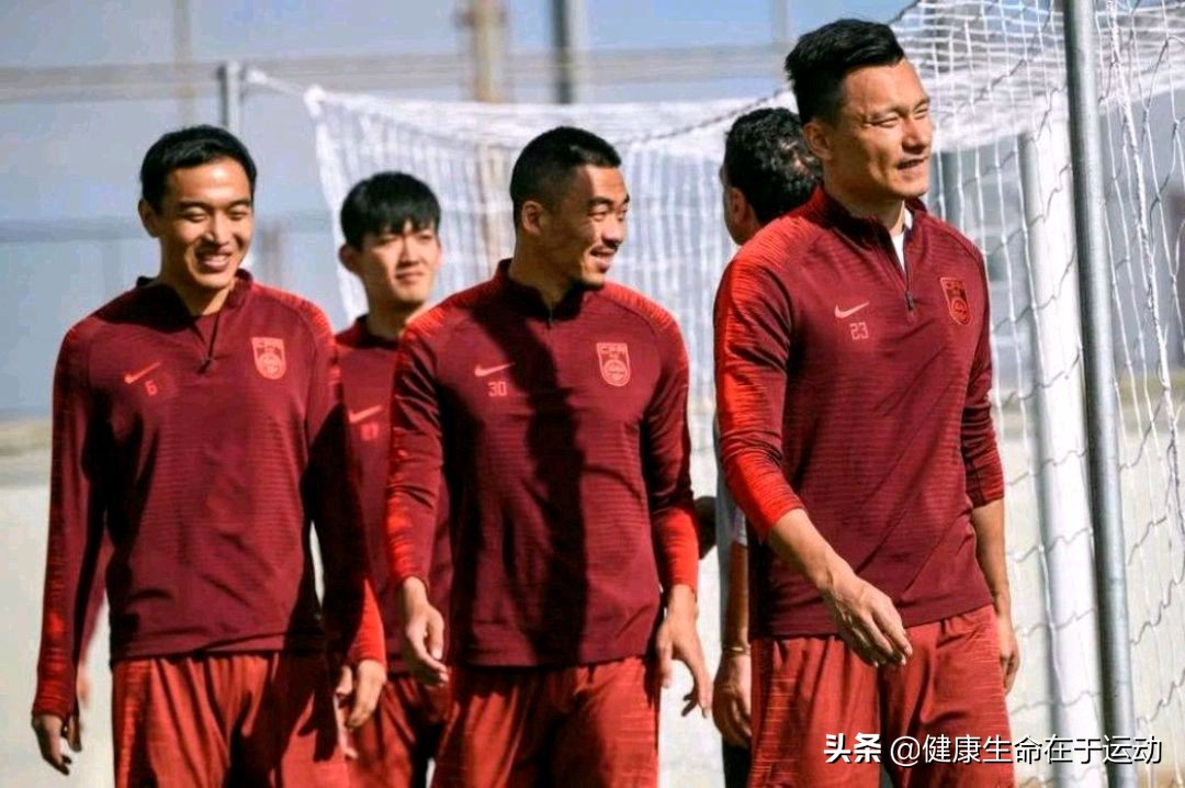 近日国内业余足球恶意事件,业余足球比赛惊现球场暴力