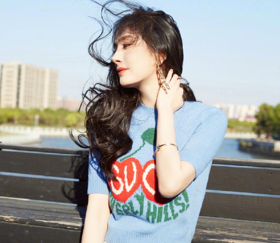 杨幂短发造型曝光,杨幂短发造型撞脸孙俪