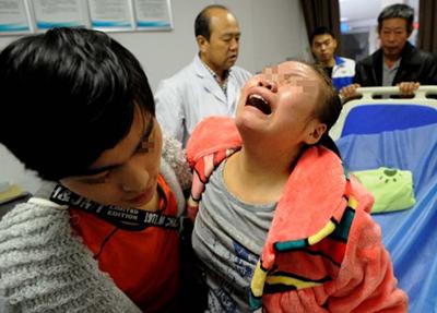 女娃写错作业被妈妈打了一下,再也没醒过来,孩子这些部位不能打