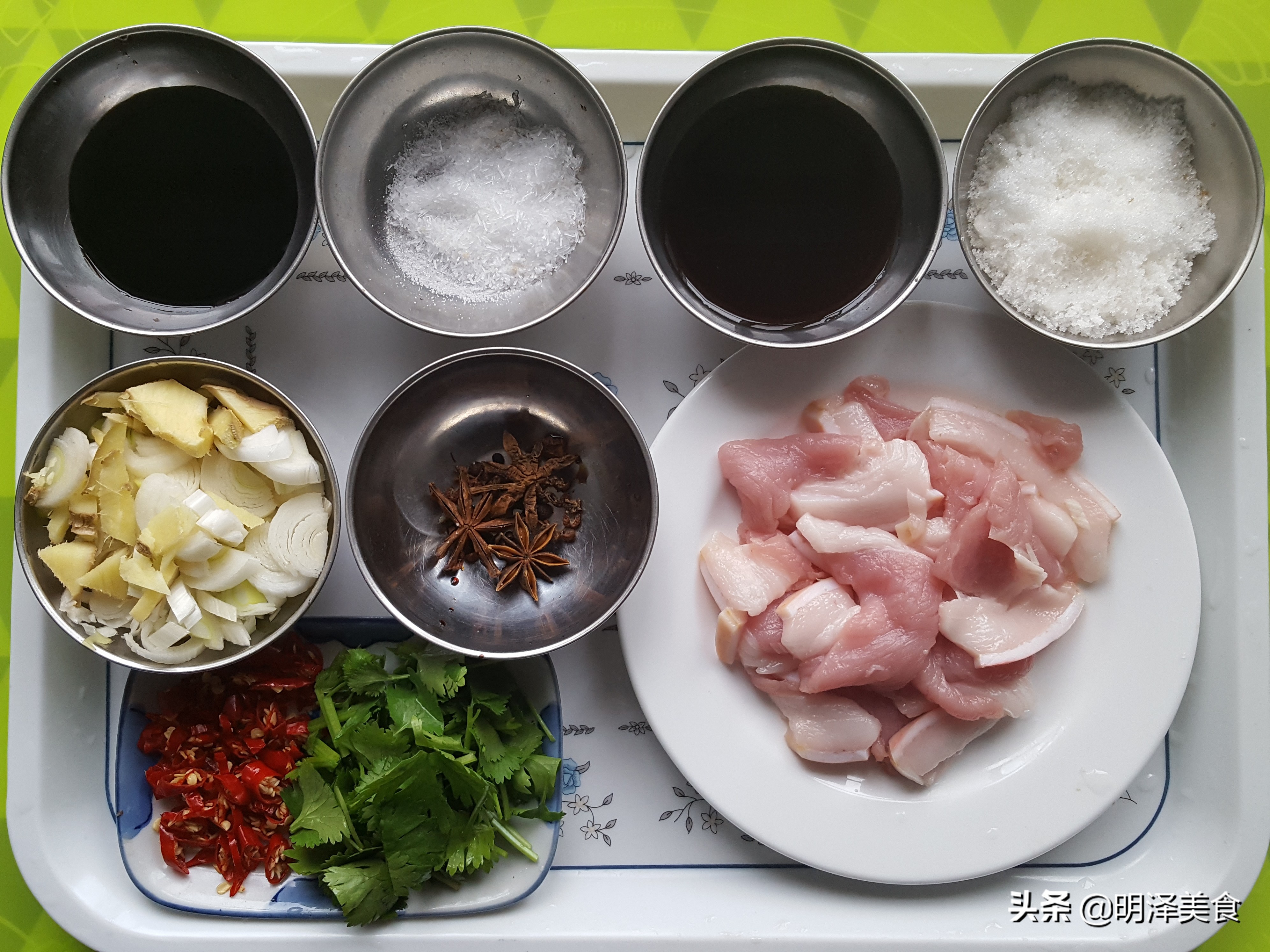 两条鲤鱼多少钱,鲤鱼炖鱼最正宗的做法