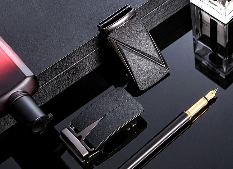 女人看包男人看腰的含义,女人看腰男人看肩