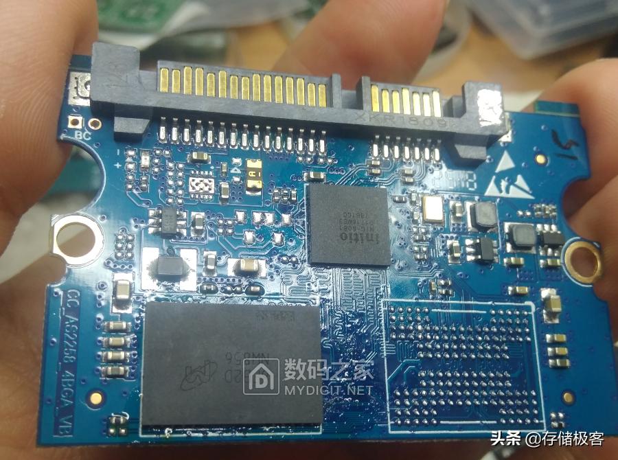 如何辨别固态硬盘的主控芯片,固态硬盘主控型号检测