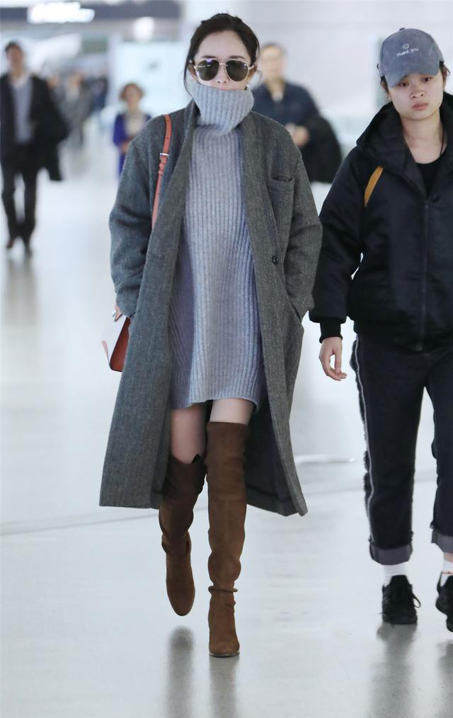 冬天大衣适合搭配什么样的包包,今年冬天穿的羊绒大衣怎么搭配