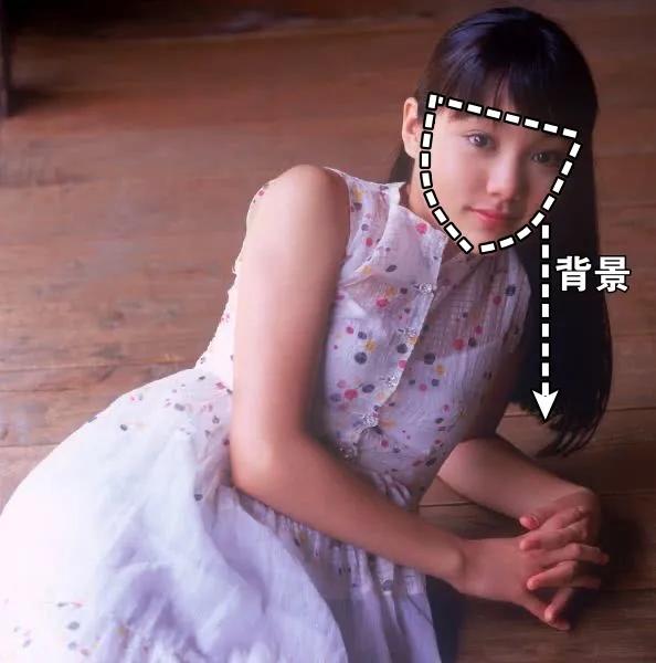 适合大圆脸的发型,圆脸女士短发发型