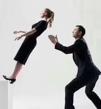 发朋友圈赚钱的副业,无成本生意一个月赚两万