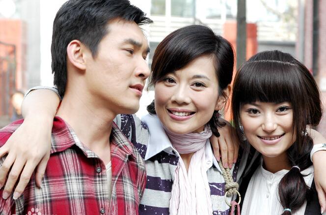 陈松伶和张铎婚姻现状,陈松伶与小8岁张铎结婚视频