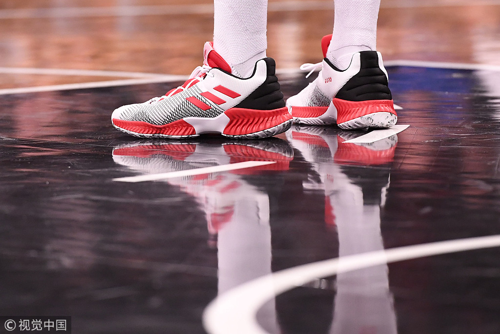 NBA今日球鞋精选：上脚两双联名款！火箭赢了，“鞋王”嗨了