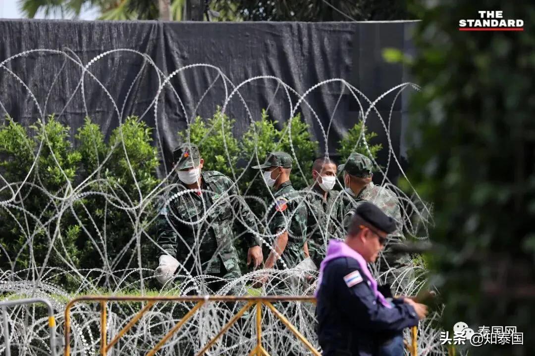 泰国还挺得住吗？*行游**大军直逼十世王皇家护卫队！