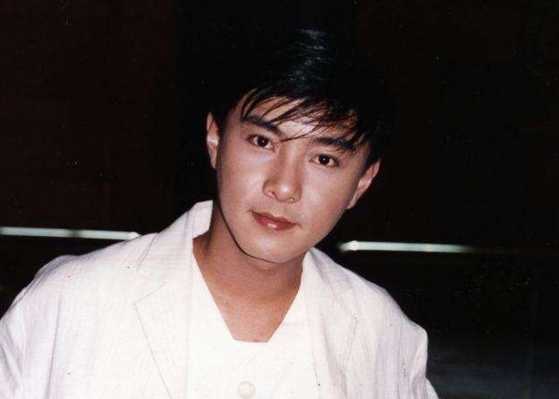 张卫健影视剧被打,年轻时候的张卫健光头