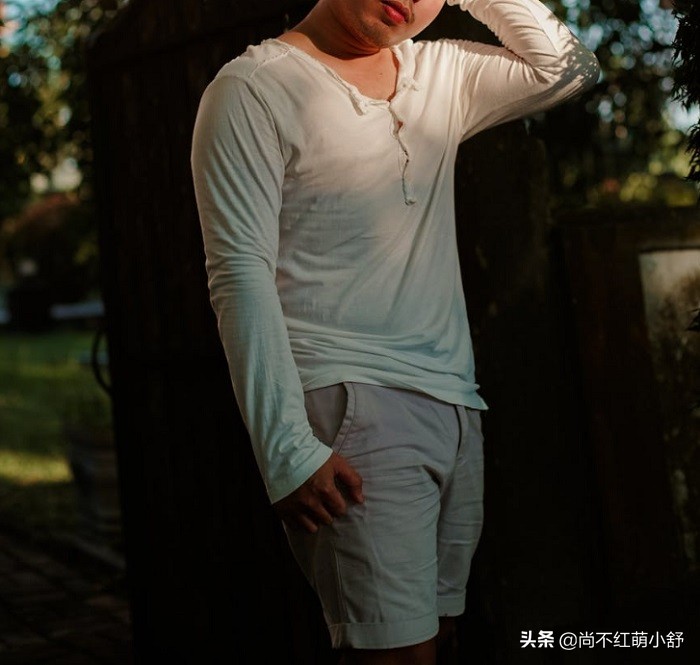 男士超级短裤穿搭技巧,男士工装短裤搭配技巧