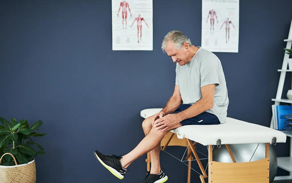 骨折伴类风湿关节炎,打个喷嚏都会骨折完整视频