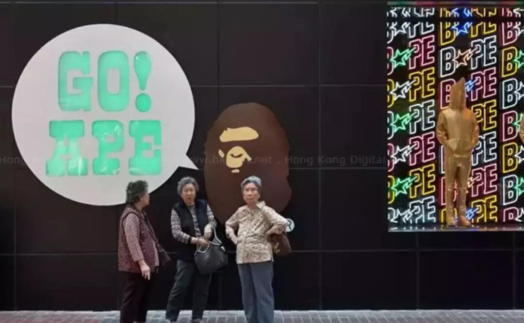 芭比娃娃联名bape,og芭比娃娃联名