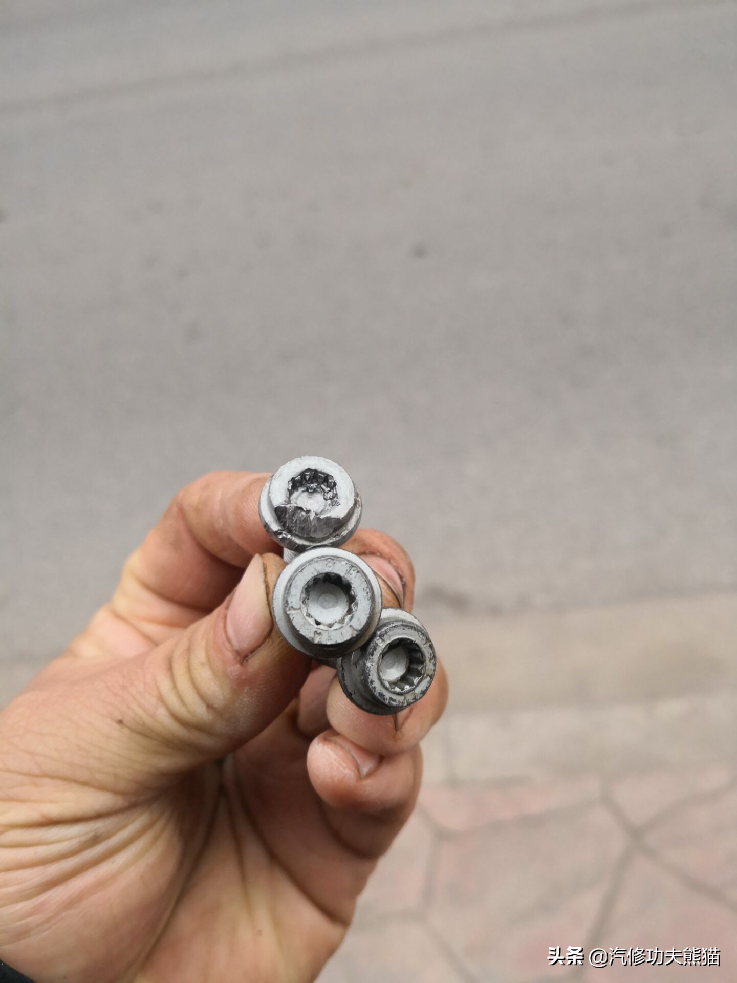 只因修烧机油却被人修到残废！4S拒修！一台奥迪Q7的重生路