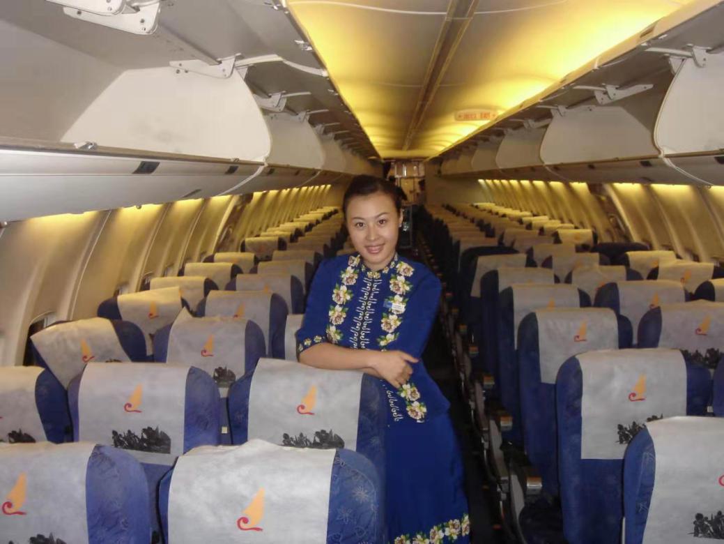 海南航空空姐接送抗疫英雄,海南航空抗疫版