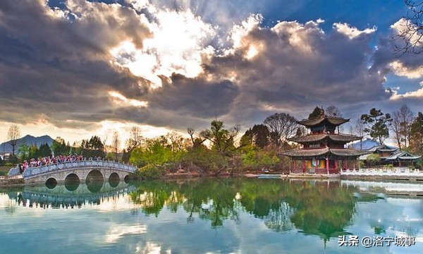 河南洛宁卫明新——云南旅游组诗二十首