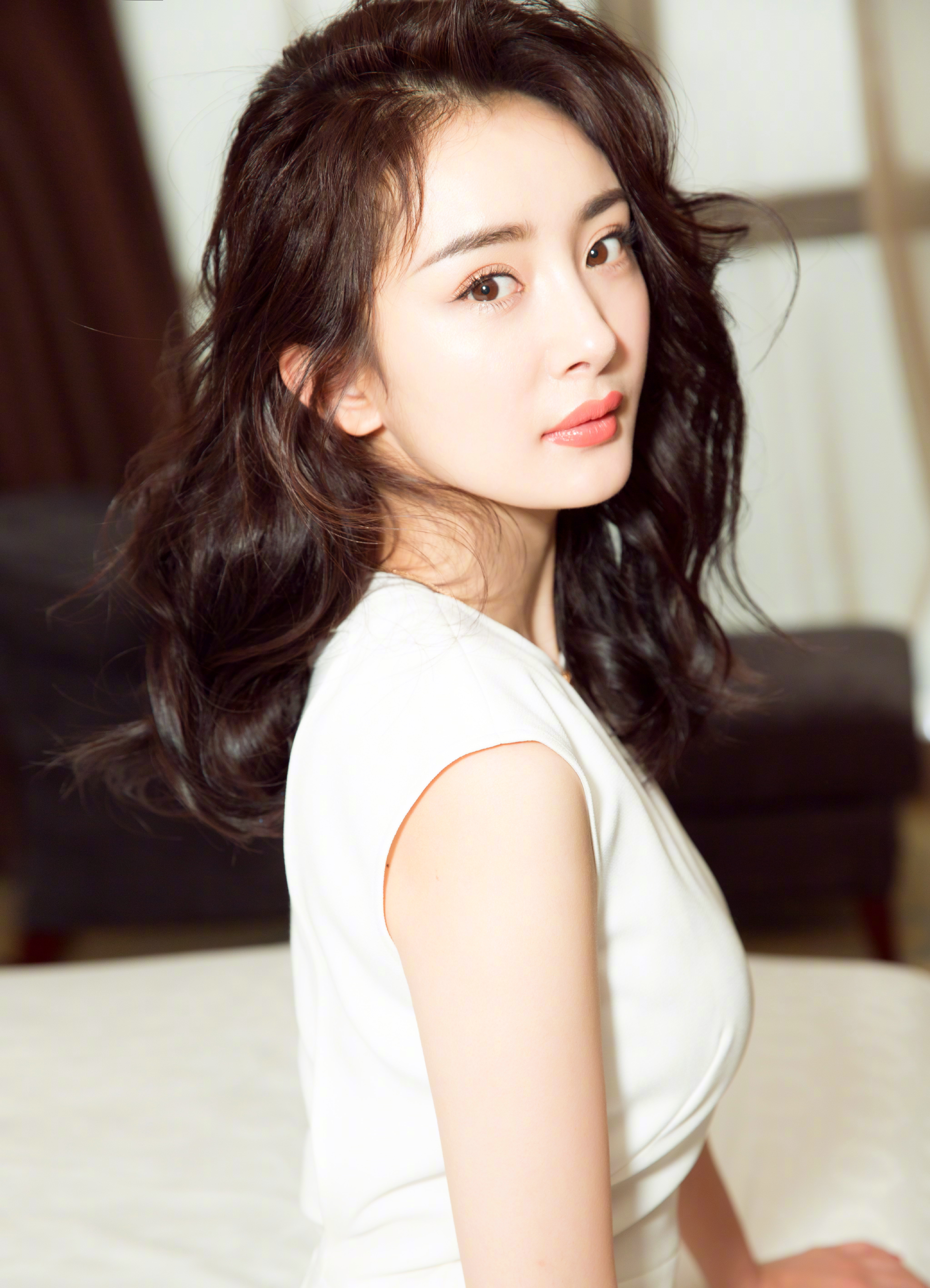 女生眼型桃花眼,狐狸眼的女生一般有什么特征