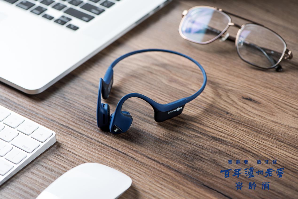 百年泸州老窖窖龄酒见证前行,百年泸州老窖窖龄酒30年咋样