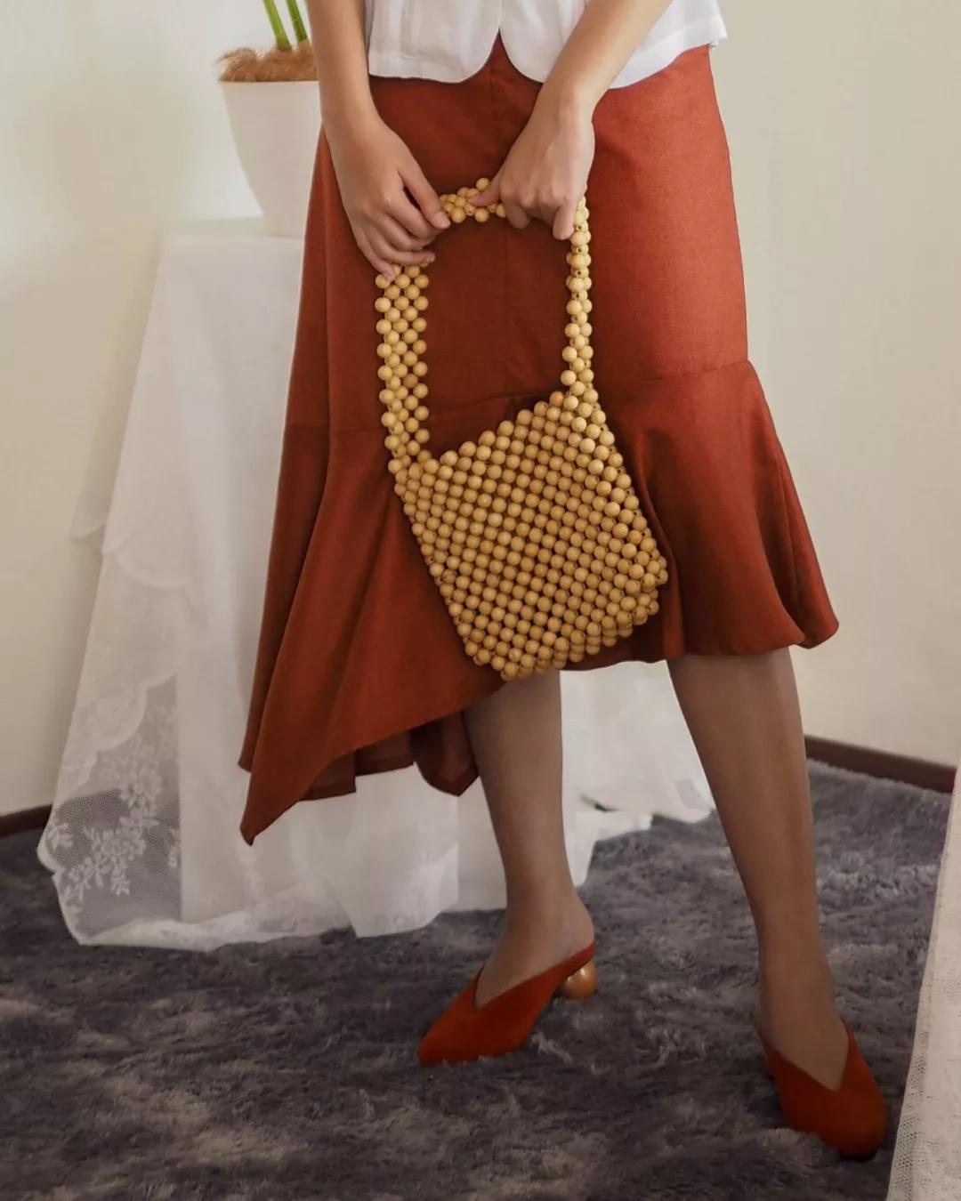 2020冬天流行什么包包款式,今年流行的串珠包