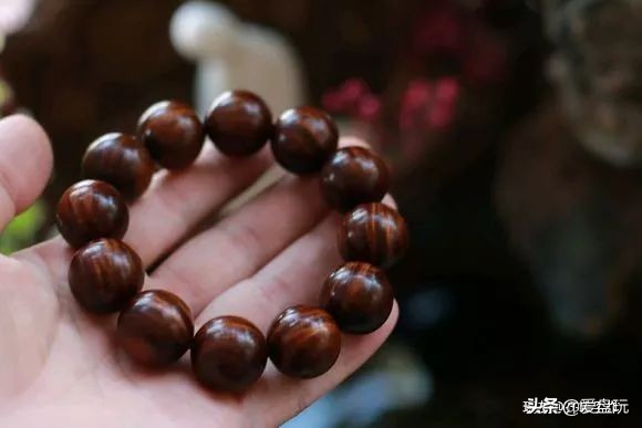 夏天天热出汗手串怎么盘,这6种手串越戴身体越差赶紧丢掉