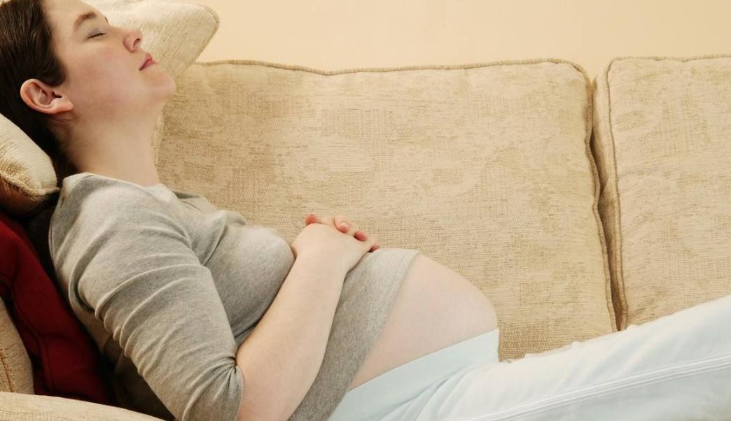 孕早期孕吐老公一脸嫌弃,孕早期孕吐丈夫不理解