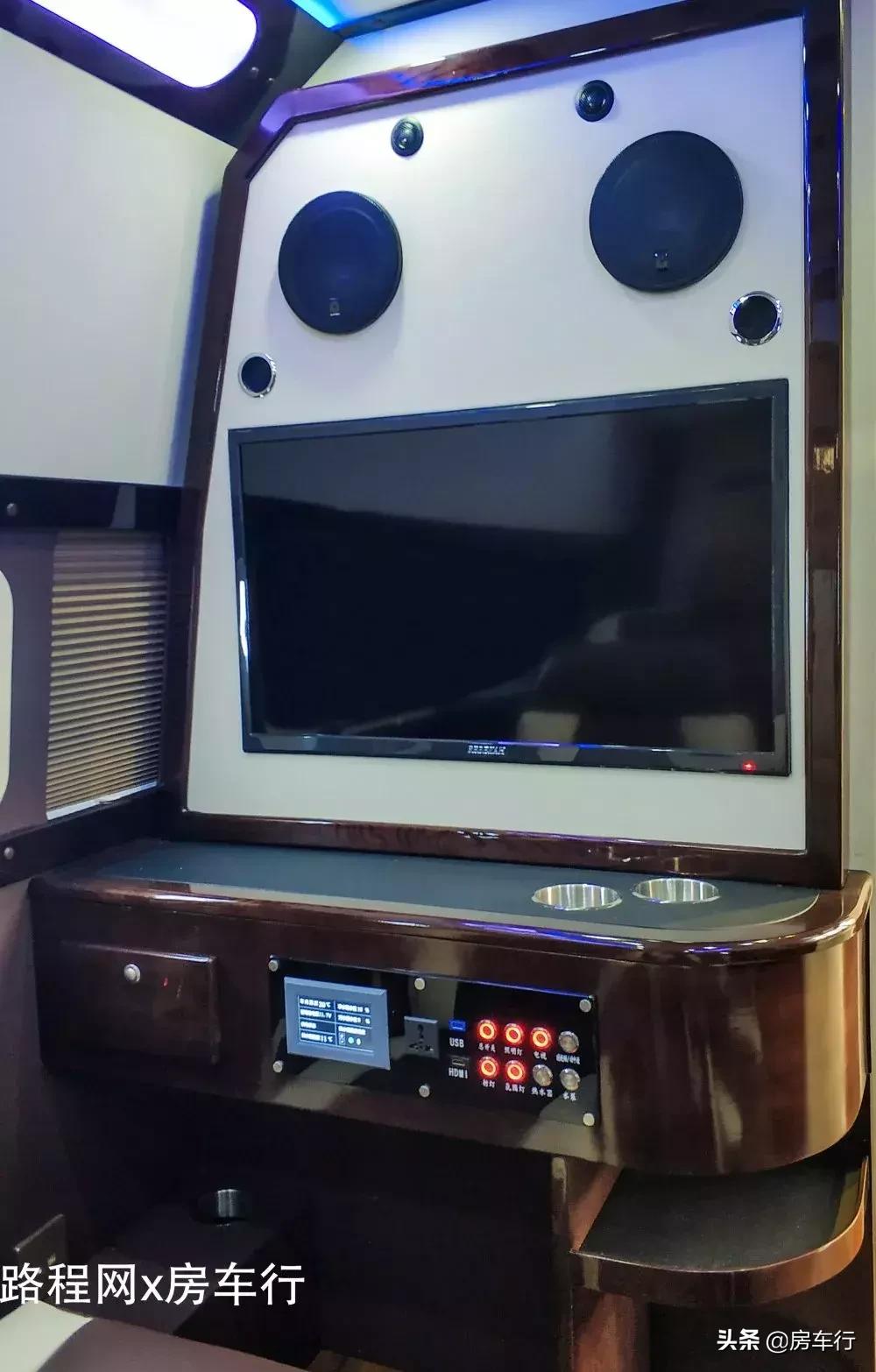 房车大全20-30万的c型房车限量版,房车价格30万元空间大全新自动挡